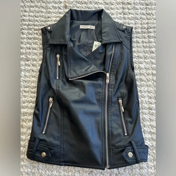 ARDEN B Black Faux Leather Moto Vest Silver Zipper Sleeveless Jacket Medium - Picture 4 of 9